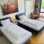 Messe West Apartmán
