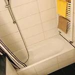 Apartament Messe West
